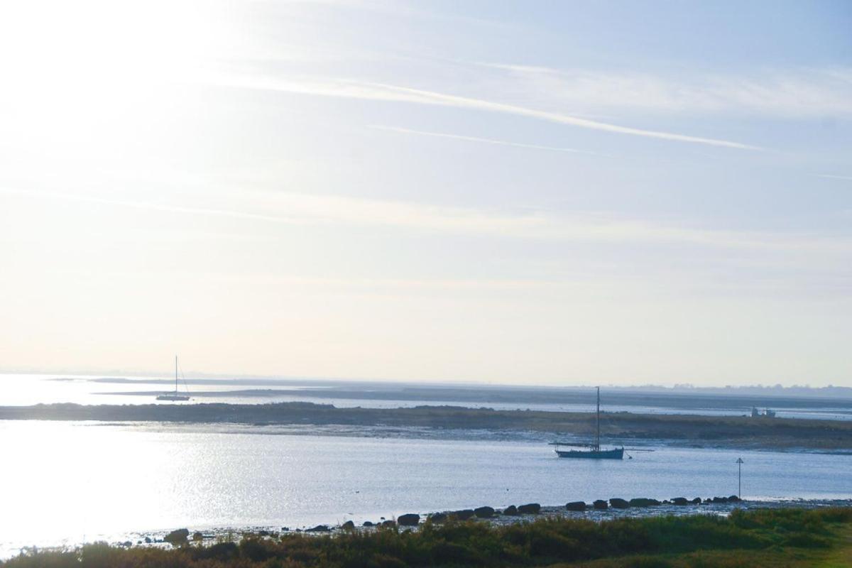 Bromans Barn A Beautiful Cottage By The Sea And Cudmore Nature Reserve West Mersea Zewnętrze zdjęcie
